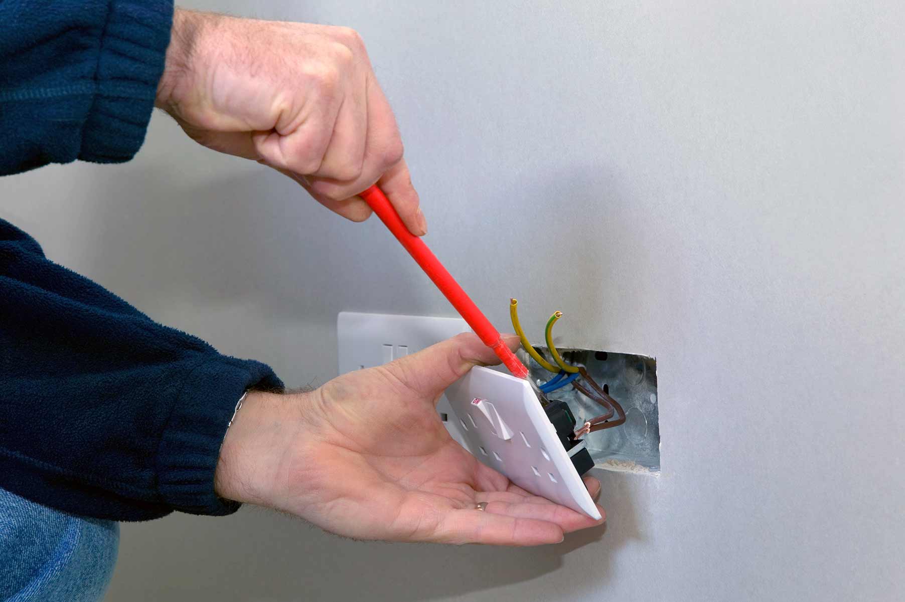 Our electricians can install plug sockets for domestic and commercial proeprties in Driffield and the local area. 